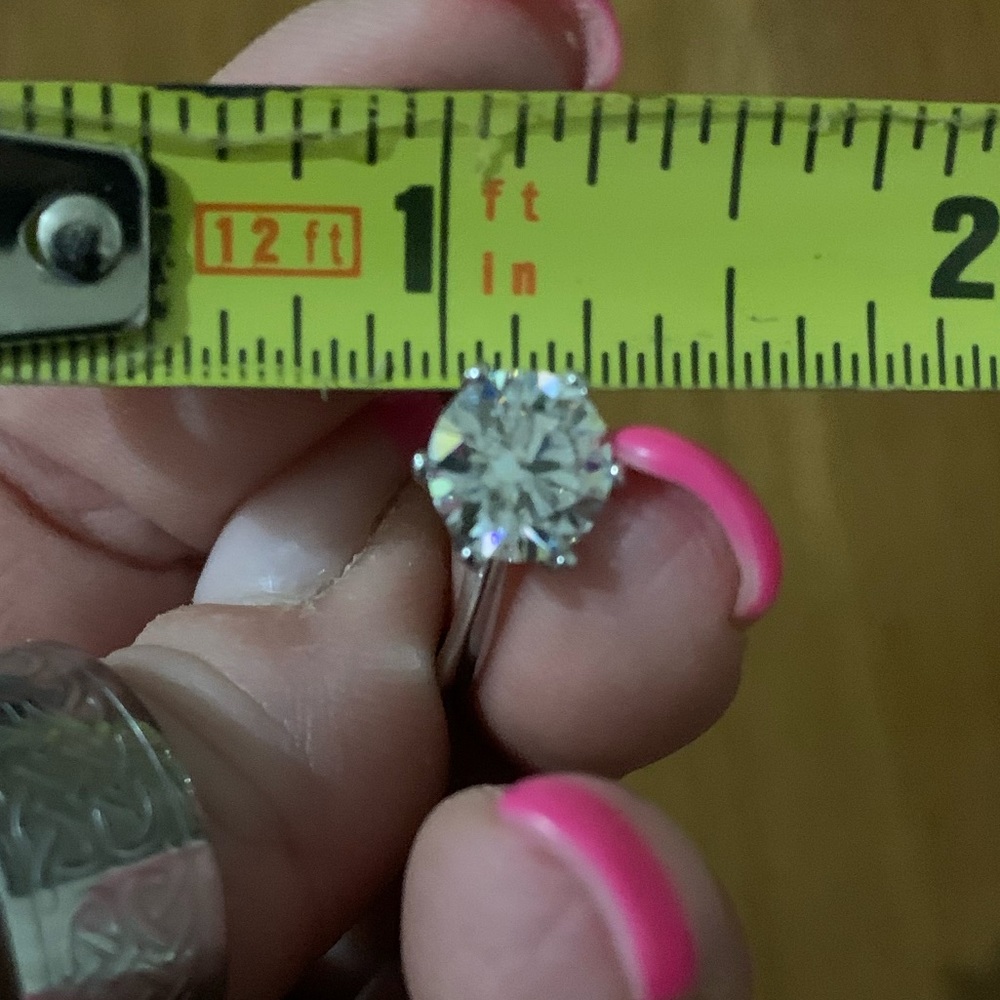 Brilliant white 2 cttw moissanite solitaire ring - Picture 16 of 16